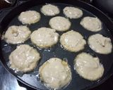 A picture of step 6 of Unniyappam.