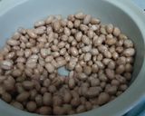 รูปขั้นตอนการทำที่ 2 ของ Speedy Salted Peanuts 🥜 ถั่วลิสงทอดไมโครเวฟ 6 นาที