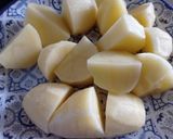 A picture of step 5 of Aloo Goasht.