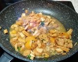 Une image de l'étape 4 de Sauce aux girolles.