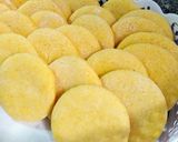 Foto del paso 4 de la receta: Galletitas de harina de maíz 🌽