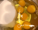 Foto del paso 4 de la receta: Pastel de almendras con glasé perfumado al ron