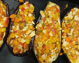 Foto del paso 6 de la receta: Berenjenas rellenas con pollo y verduras