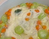 Foto langkah ke 6 dari resep 🥣 Sup Oyong Bihun & Wortel yang Segar dan Sederhana.