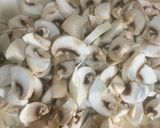 A picture of step 2 of Dry Mushroom Mater Masala.