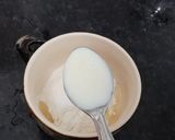 A picture of step 2 of Mug Pizza.