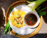 Hình bước làm 5 của món Nui chiên hàu và trứng