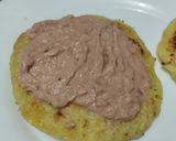 Foto del paso 2 de la receta: Arepa🥯con dip🥓de mortadela casera y queso🥯🫓🧀