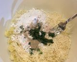 Foto langkah ke 2 dari resep Potato Cheese Stick.