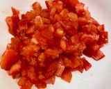 Hình bước làm 1 của món Crostini - bánh mì nướng cà chua phô mai kiểu Ý siêu dễ!