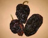Foto del paso 2 de la receta: Pollo en salsa de chile ancho