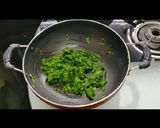 A picture of step 1 of Methi Mutter Malai.