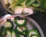 करेले का जूस (karele ka juice recipe in Hindi) रेसिपी चरण 1 फोटो