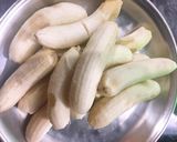 A picture of step 1 of Banana Milkshake.