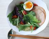 A picture of step 4 of Salad Ramen.
