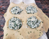 Foto del paso 6 de la receta: Sorrentinos de acelga y dos quesos