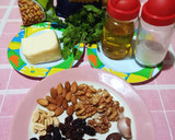 Foto del paso 1 de la receta: Speedy...pasta, aceitunas negras, y frutas secas...puro sabor