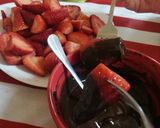 Foto del paso 5 de la receta: Ganache de chocolate negro y blanco para mojar fresas