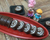 पार्ले-जी चॉकलेट स्विस रोल (Parle ji chocolate swiss roll recipe in hindi) रेसिपी चरण 9 फोटो