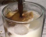 Foto langkah ke 5 dari resep Es Kopi Susu Gula Aren Ala Coffee Shop.
