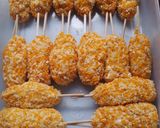 Foto langkah ke 5 dari resep Mini Corndog Sosis.
