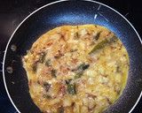Foto del paso 3 de la receta: Tortilla con patatas y pimientos de aprovechamiento