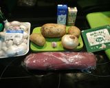 Foto del paso 1 de la receta: Solomillo con salsa de champiñones y patatas panadera