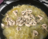 Foto del paso 3 de la receta: Salmón en salsa de cava con alcachofa y champiñones
