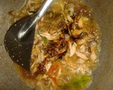 Foto langkah ke 4 dari resep Telur gulung isi ayam suir pedas.