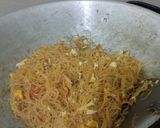 Foto langkah ke 4 dari resep Bihun Goreng siram bumbu Pecel.