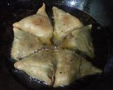 আলু পনিরের নোনতা সিঙ্গারা (alu paneer nonta singara recipe in Bengali) রেসিপির ধাপ 4 ছবি