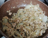 Foto del paso 2 de la receta: Saquitos de atún y cebolla