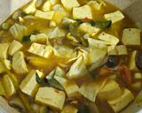 Foto langkah ke 5 dari resep Tongseng Jamur dan Tahu.