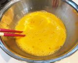 A picture of step 5 of Easy Sausage Omurice.