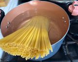 A picture of step 1 of Linguine w/Shrimp and veggies Stir Fry.