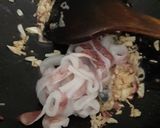 Foto langkah ke 3 dari resep Indomie Soto Medan Masak Hitam.