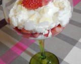 Foto del paso 9 de la receta: Vasitos de fresas con crema de queso