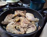 A picture of step 2 of Chicken Drumsticks Stew with Tomato and Sesame Seeds.