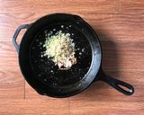 Hình bước làm 2 của món Nấm sò xào