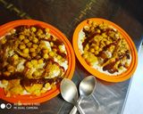 A picture of step 4 of Dahi bhalla chana chat.