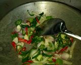 Foto langkah ke 3 dari resep Tumis cumi asin simple.