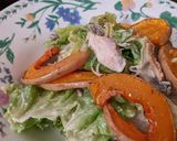 A picture of step 6 of Smoked mackerel + squash salad w/creamy yoghurt dressing.