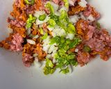 Foto del paso 1 de la receta: Carne de hamburguesa con chorizo rojo en la freidora de aire