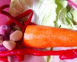 Foto langkah ke 1 dari resep Sayur bening daun katuk dan sawi putih.