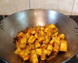 A picture of step 7 of White Pumpkin Curry.