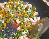 Foto langkah ke 2 dari resep Martabak Ayam Sayur.