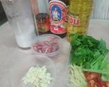 รูปขั้นตอนการทำที่ 1 ของ หมูผัดขึ้นฉ่าย