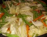 Hình bước làm 2 của món Nui xào rau củ Vetula