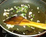 A picture of step 1 of Spinach coconut soup.