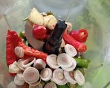 Foto langkah ke 3 dari resep Tongkol Suwir Kemangi Cabe Ijo.